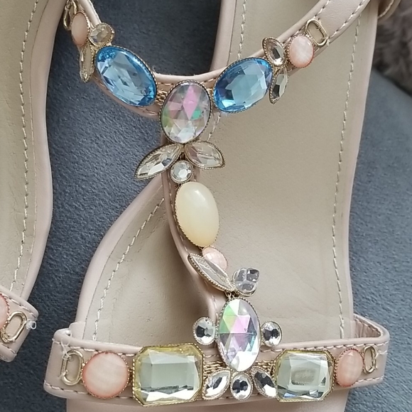 Like New Nicole sandals - Picture 4 of 8